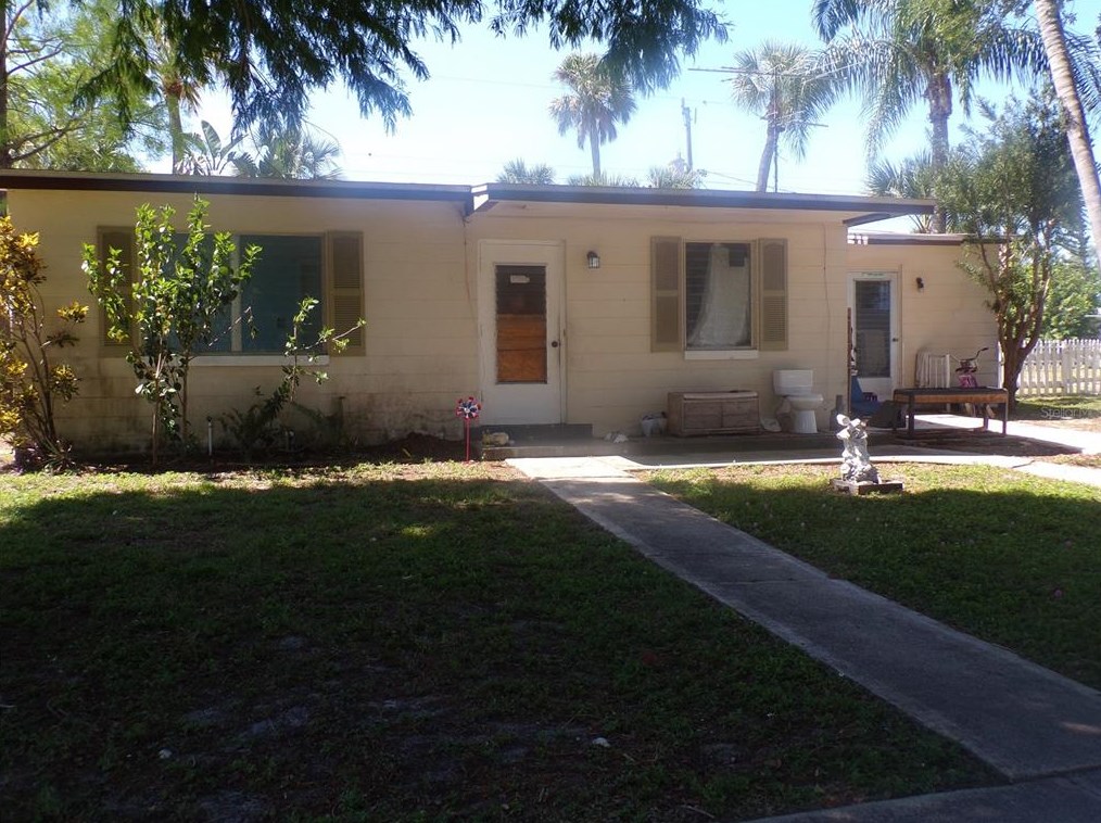 8469 Aero Ave, Venice, FL