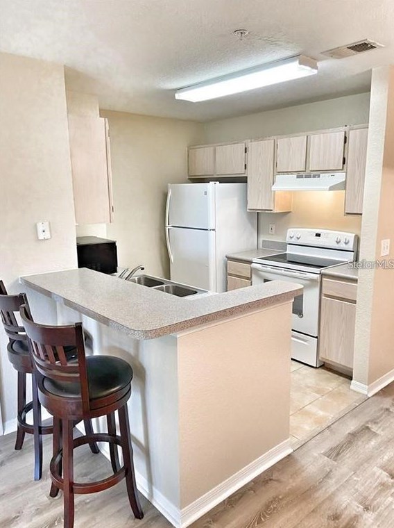 8911 Manor Loop #106, Bradenton, FL 34202
