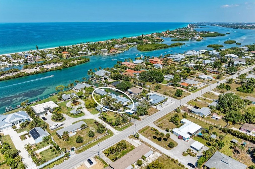 335 Elk Inlt, Nokomis, FL 34275-1926