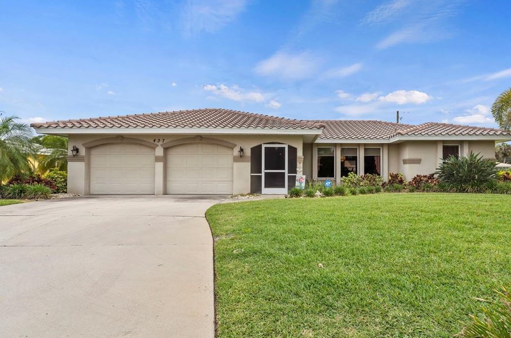 437 Rossetti Dr, Nokomis, FL 34275-3581