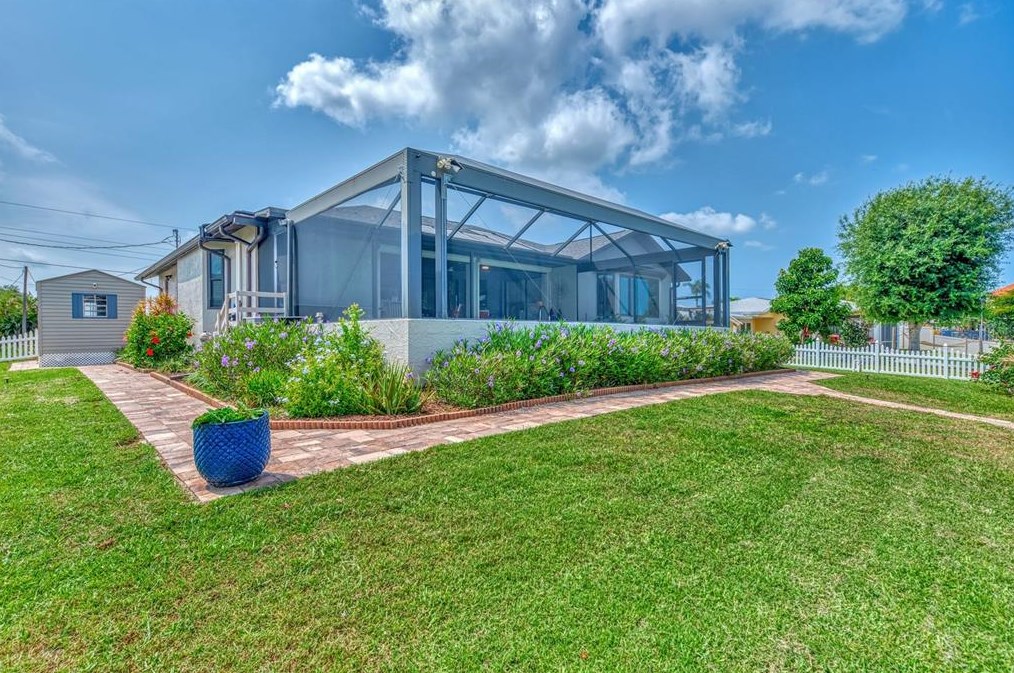 707 Portia St N, Nokomis, FL 34275