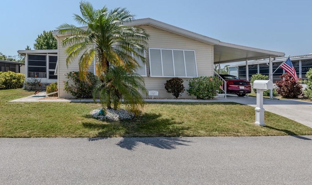 595 Portside Dr, Venice FL  34287-6514 exterior