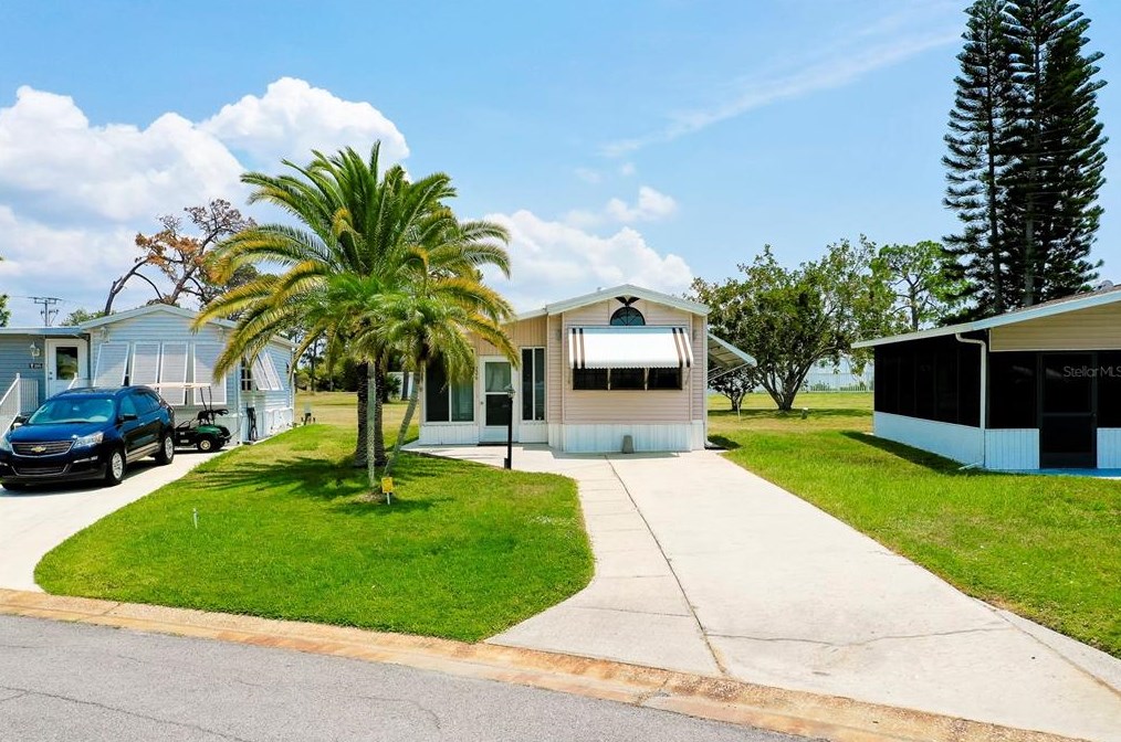 206 Crown Point Dr, Nokomis, FL 34275