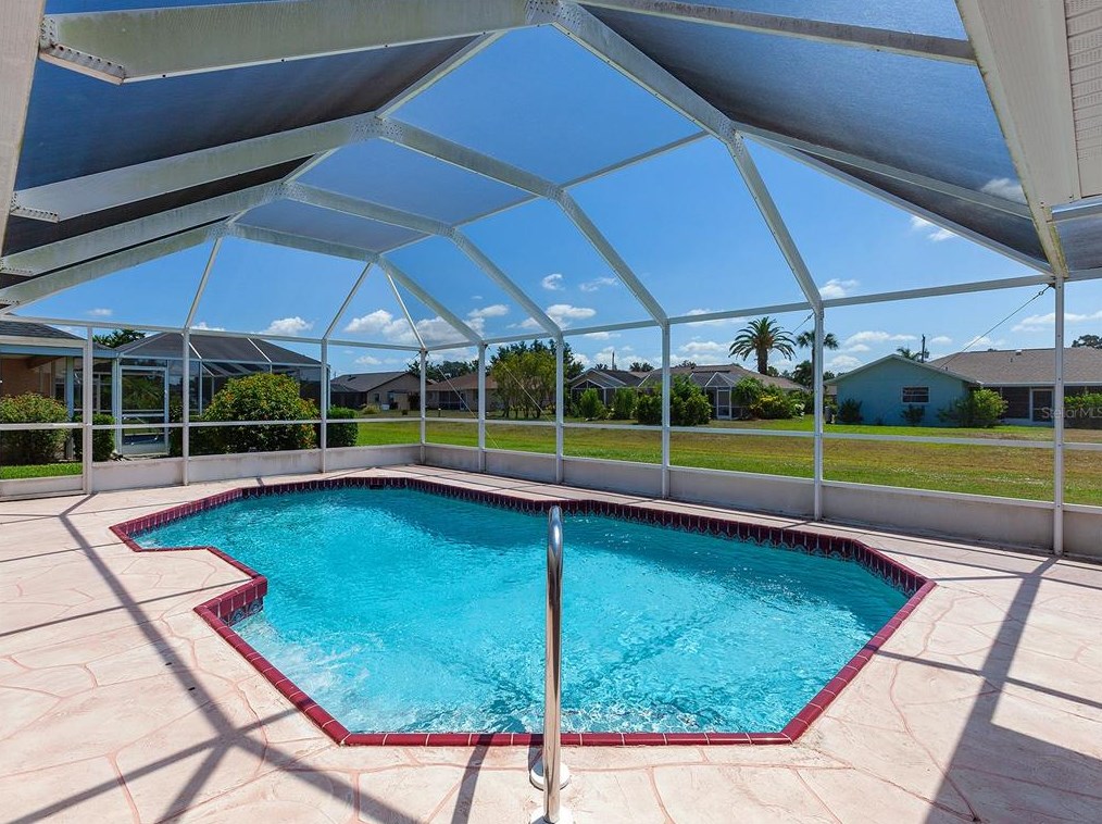 2238 Hamburg Ln, Punta Gorda, FL 33983-8639
