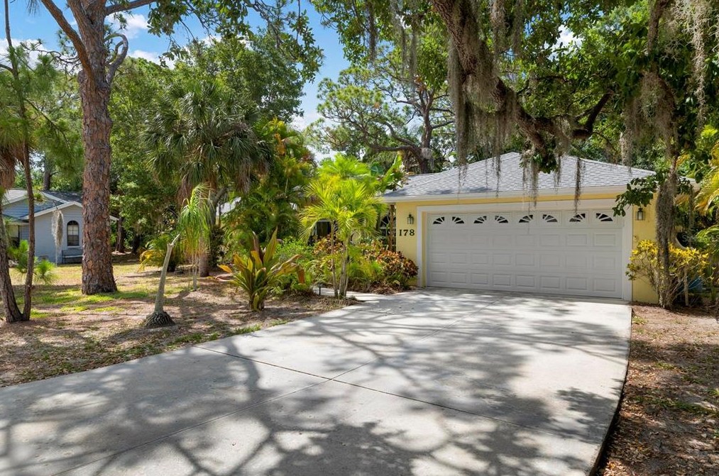 178 Shady Pine Ln, Nokomis, FL 34275