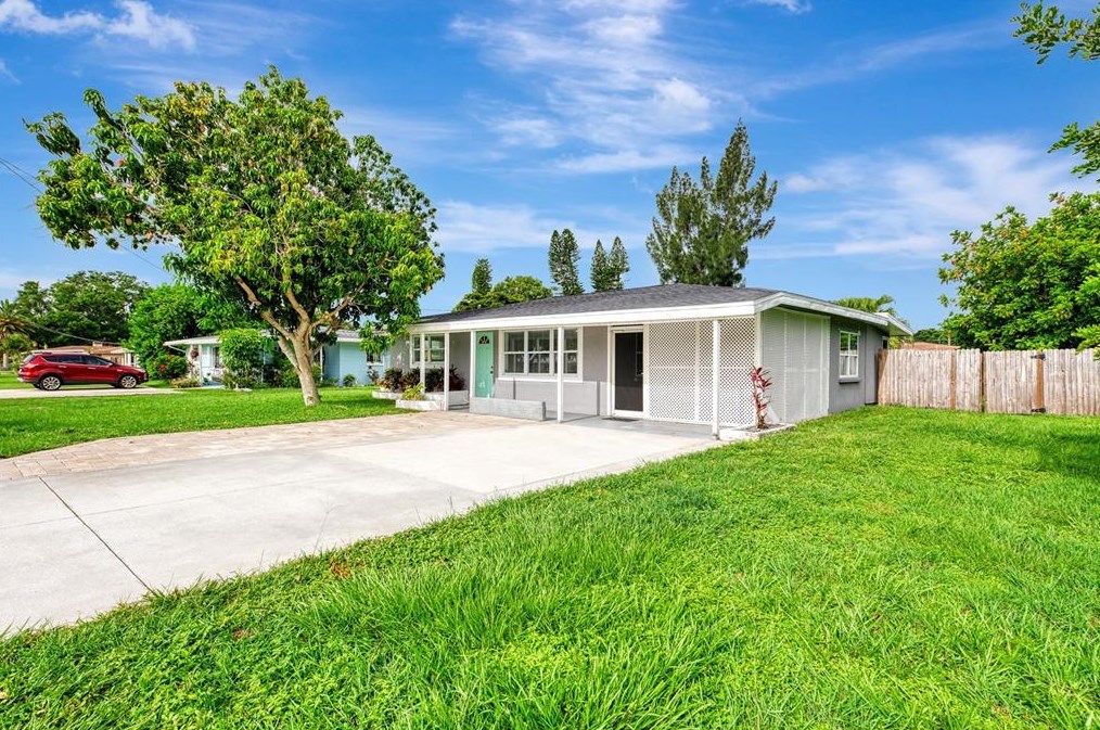5944 S Lockwood Ridge Rd, Sarasota, FL 34231