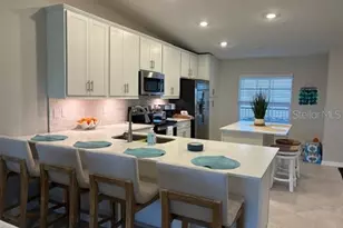 12520 Galapagos Ct, Venice, FL 34293 - Photo 4