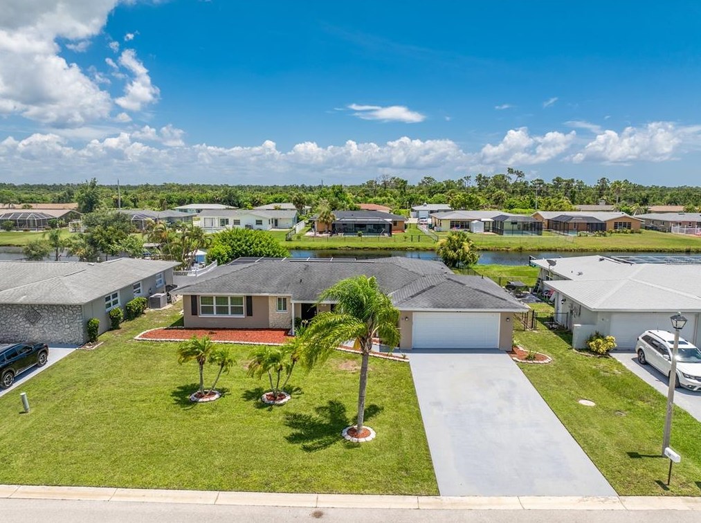 17 Caddy Rd, Placida, FL 33947-2217