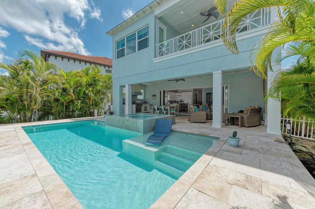 7742 Holiday Dr, Sarasota, FL 34231-5314