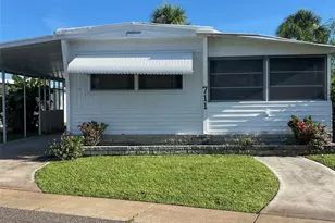 711 Chrysanthemum Dr, Venice, FL 34293 - Photo 2