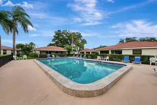 5103 Greencroft Rd, Sarasota, FL 34235 - Photo 2