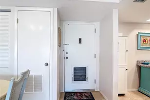 618 Bird Bay Dr S, Venice, FL 34285 - Photo 6