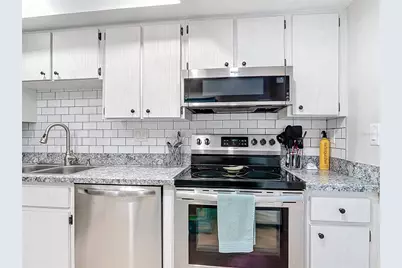 618 Bird Bay Drive S #202, Venice, FL 34285 - Photo 8