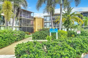 618 Bird Bay Dr S, Venice, FL 34285 - Photo 1