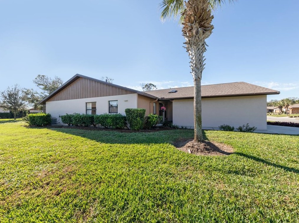 401 Curry St #66, Nokomis, FL 34275