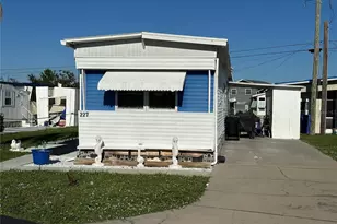 227 Inner Dr E, Venice, FL 34285 - Photo 1