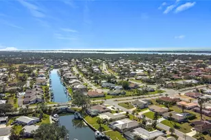 4 Windsor Dr, Englewood, FL 34223 - Photo 10