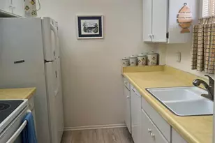 232 St Augustine Ave, Venice, FL 34285 - Photo 8