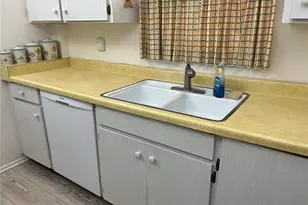 232 St Augustine Ave, Venice, FL 34285 - Photo 6