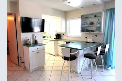 1255 Tarpon Center Drive #510, Venice, FL 34285 - Photo 4