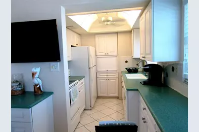 1255 Tarpon Center Drive #510, Venice, FL 34285 - Photo 6