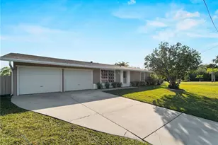 18053 Cullman Ave, Port Charlotte, FL 33948 - Photo 8