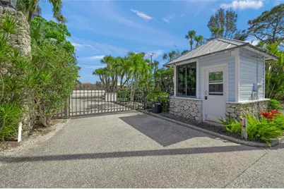 746 Eagle Point Drive, Venice, FL 34285 - Photo 40