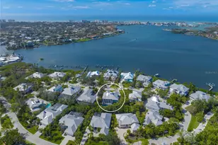 746 Eagle Point Dr, Venice, FL 34285 - Photo 2