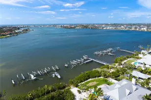 746 Eagle Point Dr, Venice, FL 34285 - Photo 32