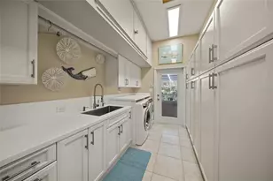 746 Eagle Point Dr, Venice, FL 34285 - Photo 30