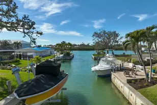 641 Bayshore Rd, Nokomis, FL 34275 - Photo 24