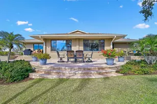 641 Bayshore Rd, Nokomis, FL 34275 - Photo 8