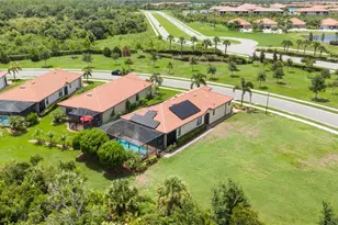 24036 Spartina Dr, Venice, FL 34293 - Photo 6