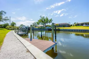 51 Oakwood Dr N, Englewood, FL 34223 - Photo 2