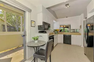 3008 Sail Pointe Cir, Venice, FL 34293 - Photo 18