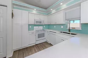 1041 Capri Isles Blvd, Venice, FL 34292 - Photo 12