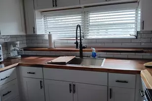 818 Bogie St, Venice, FL 34285 - Photo 4