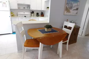 509 E Venice Ave, Venice, FL 34285 - Photo 4