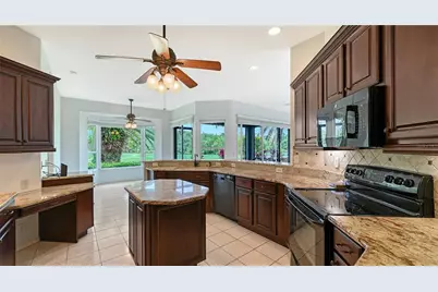 525 Cheval Drive, Venice, FL 34292 - Photo 12