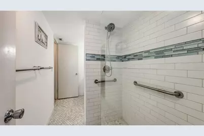 3845 Lake Bayshore Drive #F103, Bradenton, FL 34205 - Photo 18