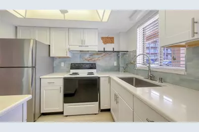 3845 Lake Bayshore Drive #F103, Bradenton, FL 34205 - Photo 4