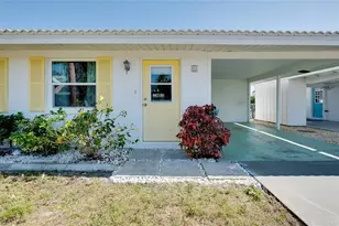 595 Circlewood Dr, Venice, FL 34293 - Photo 2