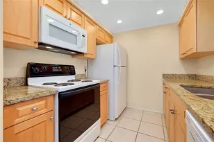 595 Circlewood Dr, Venice, FL 34293 - Photo 16