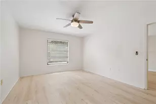 930 Capri Isles Blvd, Venice, FL 34292 - Photo 18