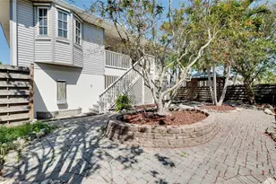 610 Alligator Dr, Venice, FL 34293 - Photo 1