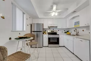 360 Base Ave E, Venice, FL 34285 - Photo 2