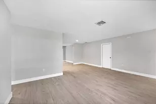 140 Hermes Rd, Venice, FL 34293 - Photo 14