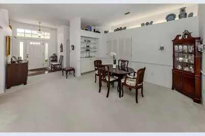 553 Fallbrook Drive, Venice, FL 34292 - Photo 4