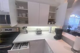 801 Gondola Park Dr, Venice, FL 34292 - Photo 6