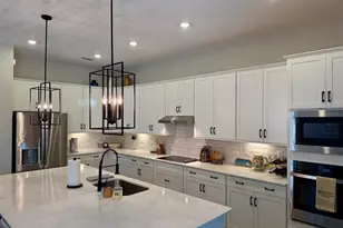 17577 Santorini Ct, Venice, FL 34293 - Photo 4